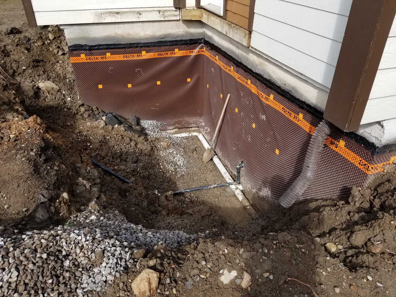 Drain français #352 Delta Aqua-Bloc Drain français #352 Delta Aqua-Bloc