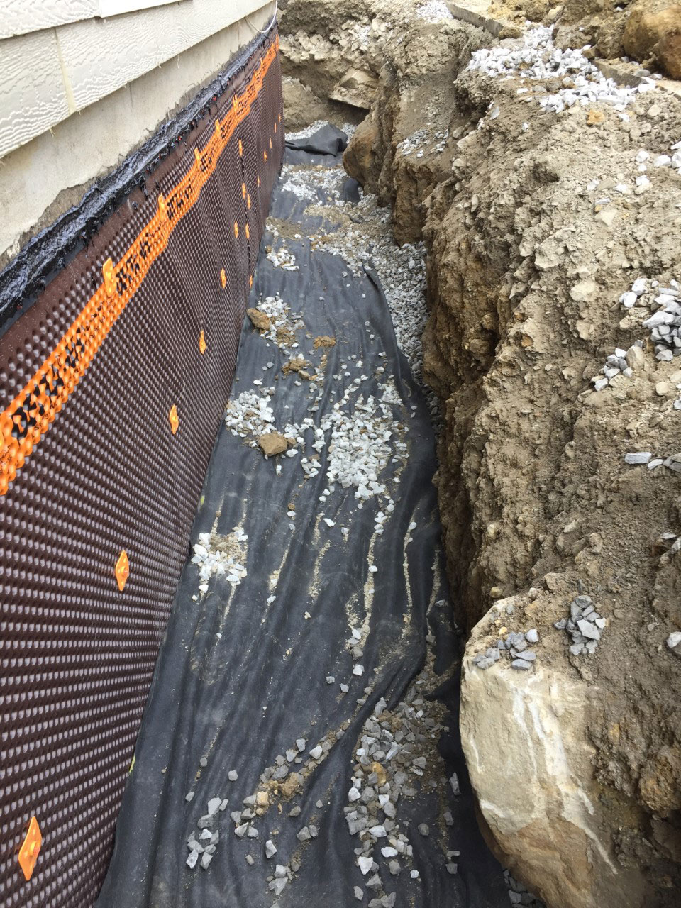 Drain français #353 Delta Aqua-Bloc Drain français #353 Delta Aqua-Bloc