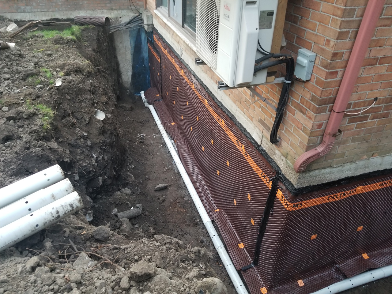 Drain français #444 Delta Aqua-Bloc Drain français #444 Delta Aqua-Bloc