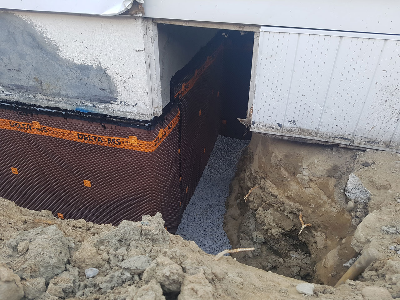 Drain français #52 Delta Aqua-Bloc Drain français #52 Delta Aqua-Bloc